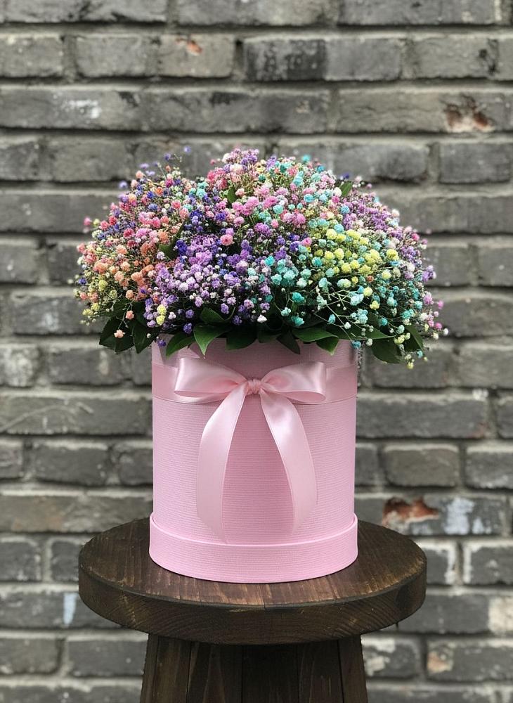 Цветочная композиция из Гипсофила и Розы в шляпной коробке в Кашино