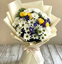 Букет цветов из:  Ирисы, Хризантемы и Розы #REPLACE_PRED# Кашино