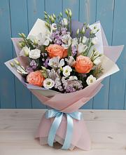 Букет цветов из:  Лизиантусы, Розы, Альстромерии и Гипсофила в Кашино