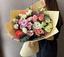 Букет цветов из:  Розы, Лизиантусы и Гвоздики #REPLACE_PRED# Кашино