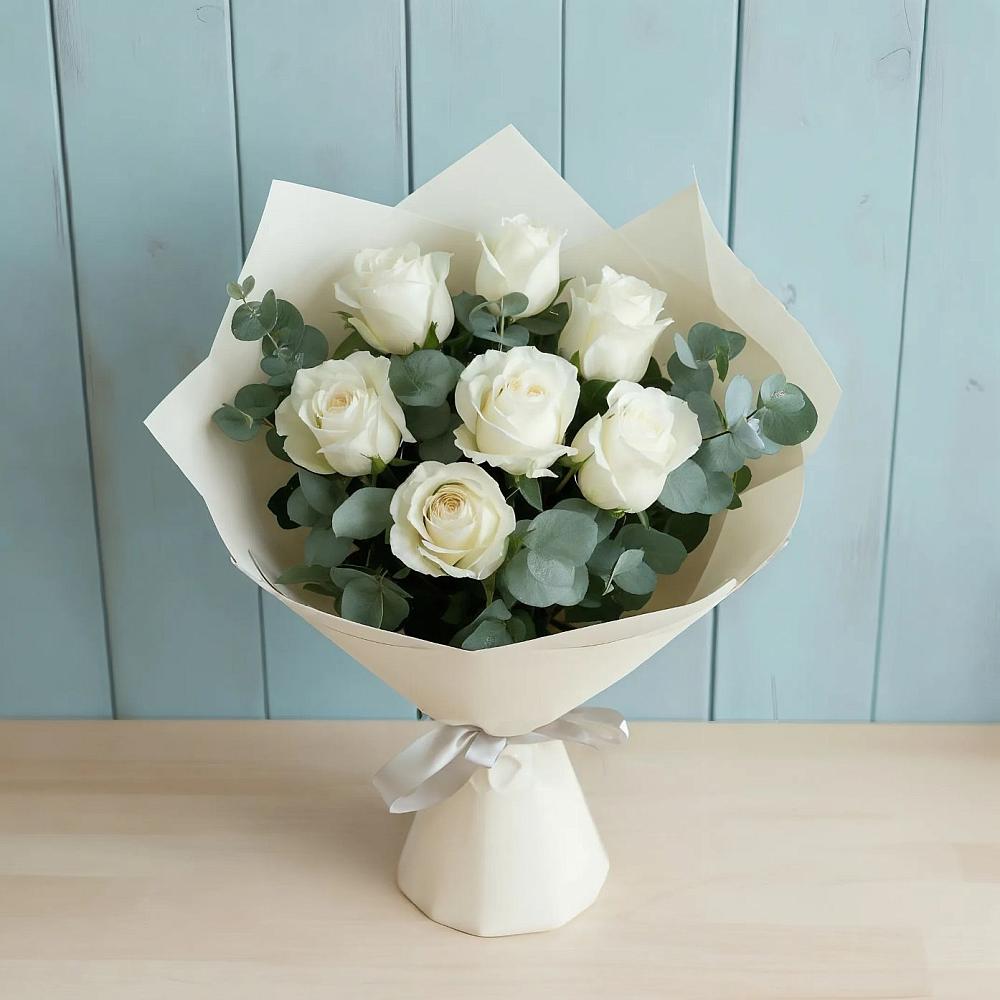Букет Белые розы в Эвкалипте в Кашино