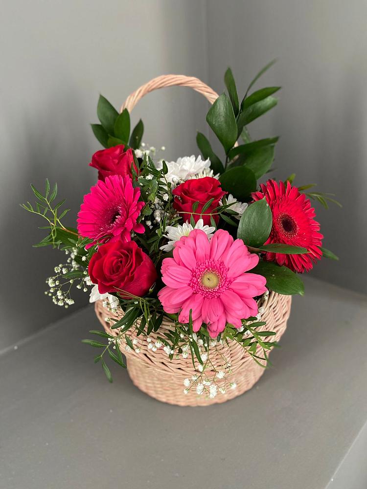 Цветочная композиция из Розы, Хризантемы и Герберы в корзине в Кашино