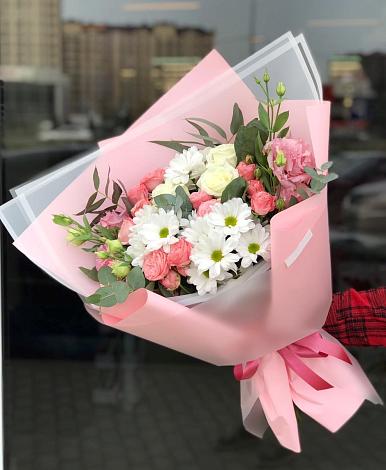 Букет цветов из: Розы, Лизиантусы и Хризантемы в Кашино