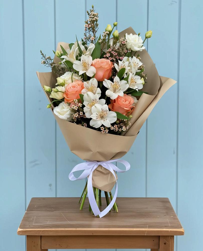 Букет цветов из: Альстромерии, Лизиантусы, Розы и Хризантемы в Кашино